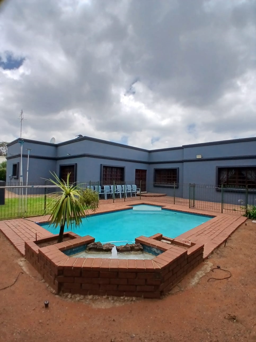 4 Bedroom Property for Sale in Florida Park Gauteng