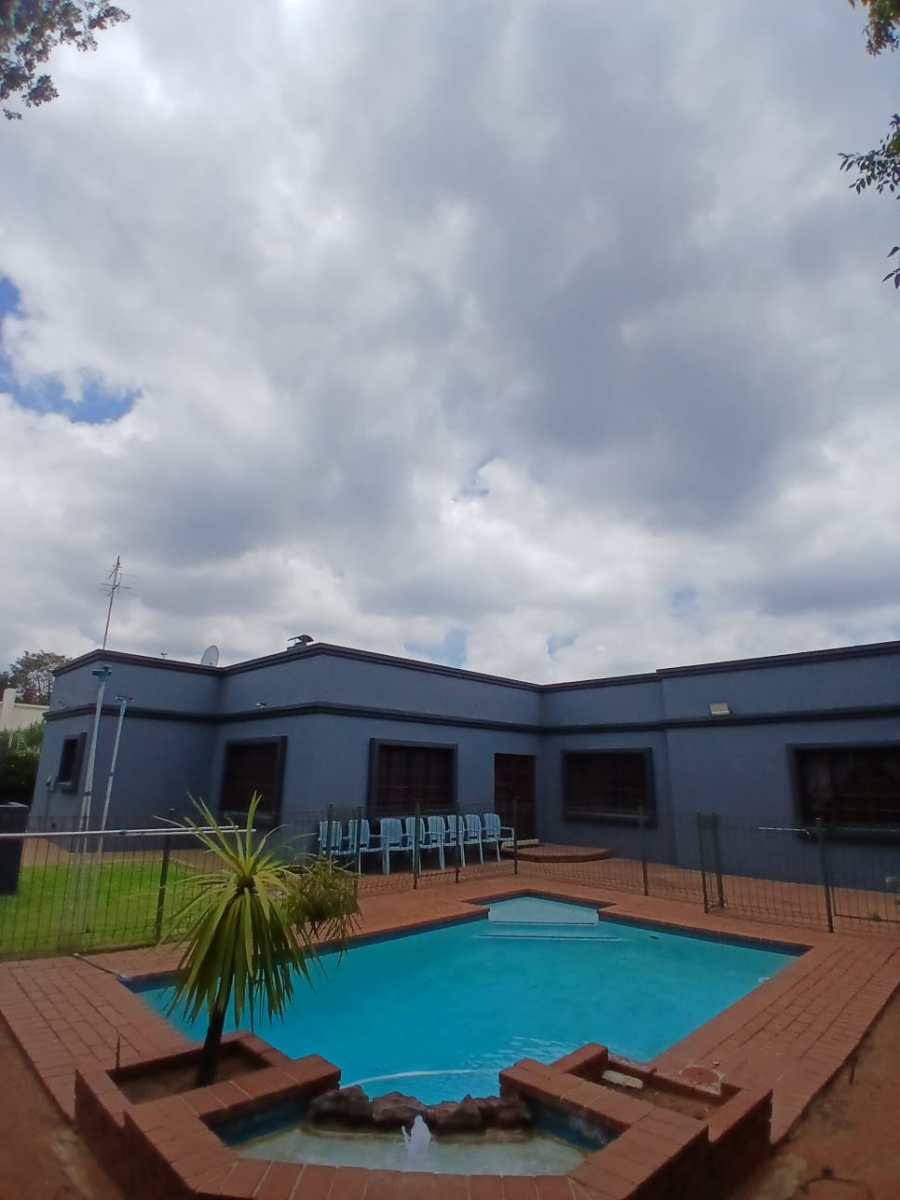 4 Bedroom Property for Sale in Florida Park Gauteng