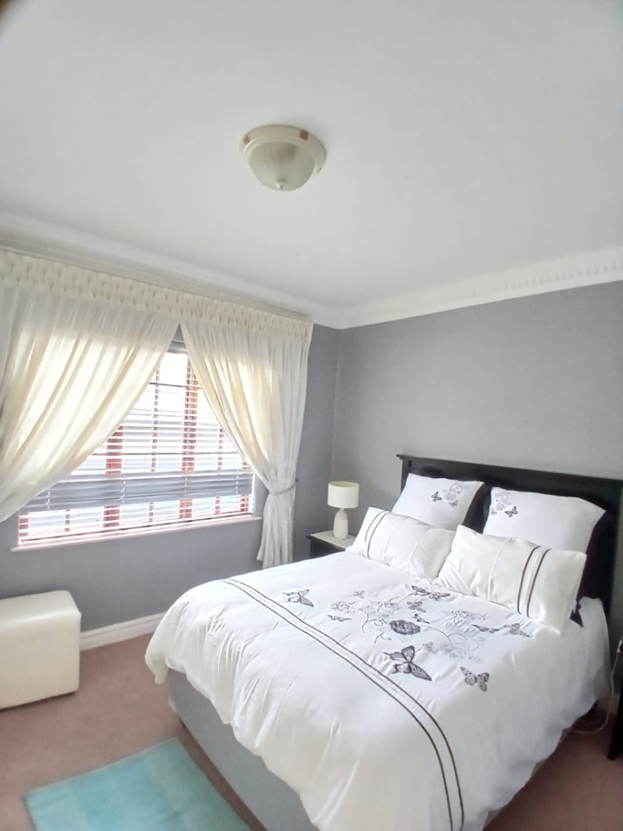 4 Bedroom Property for Sale in Florida Park Gauteng