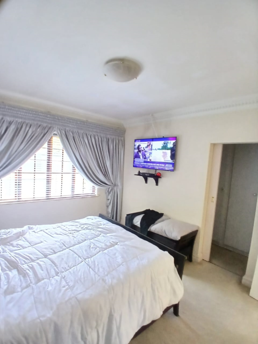 4 Bedroom Property for Sale in Florida Park Gauteng