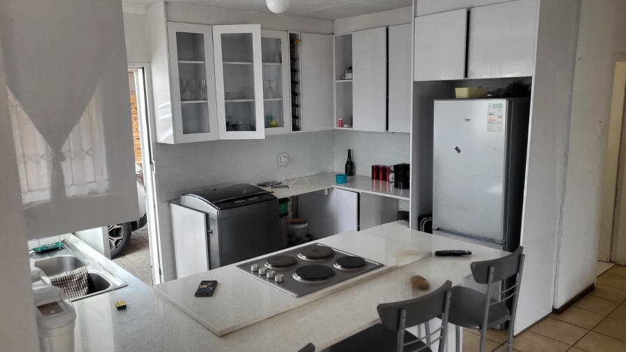 To Let  Bedroom Property for Rent in Cosmo City Gauteng