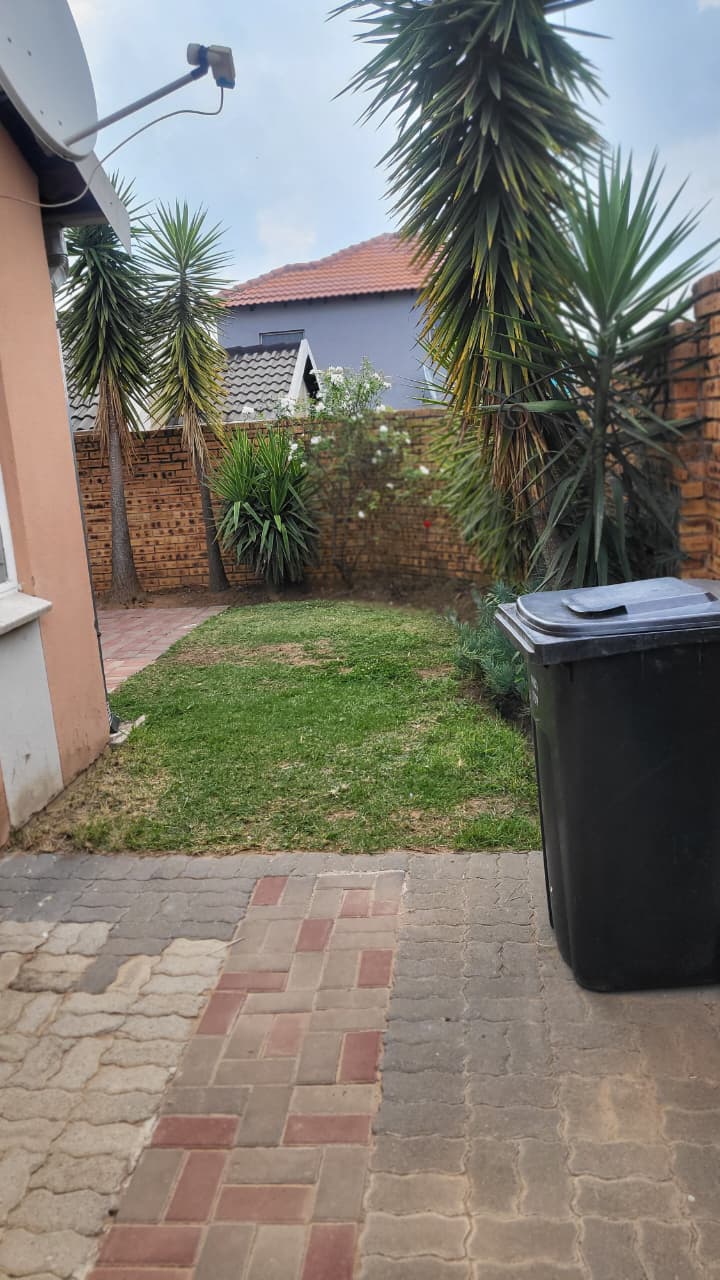 To Let  Bedroom Property for Rent in Cosmo City Gauteng