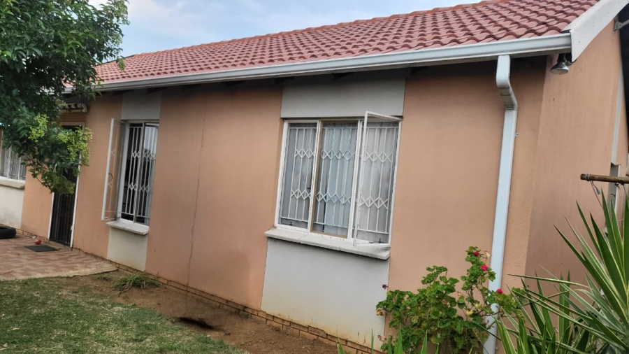 To Let  Bedroom Property for Rent in Cosmo City Gauteng