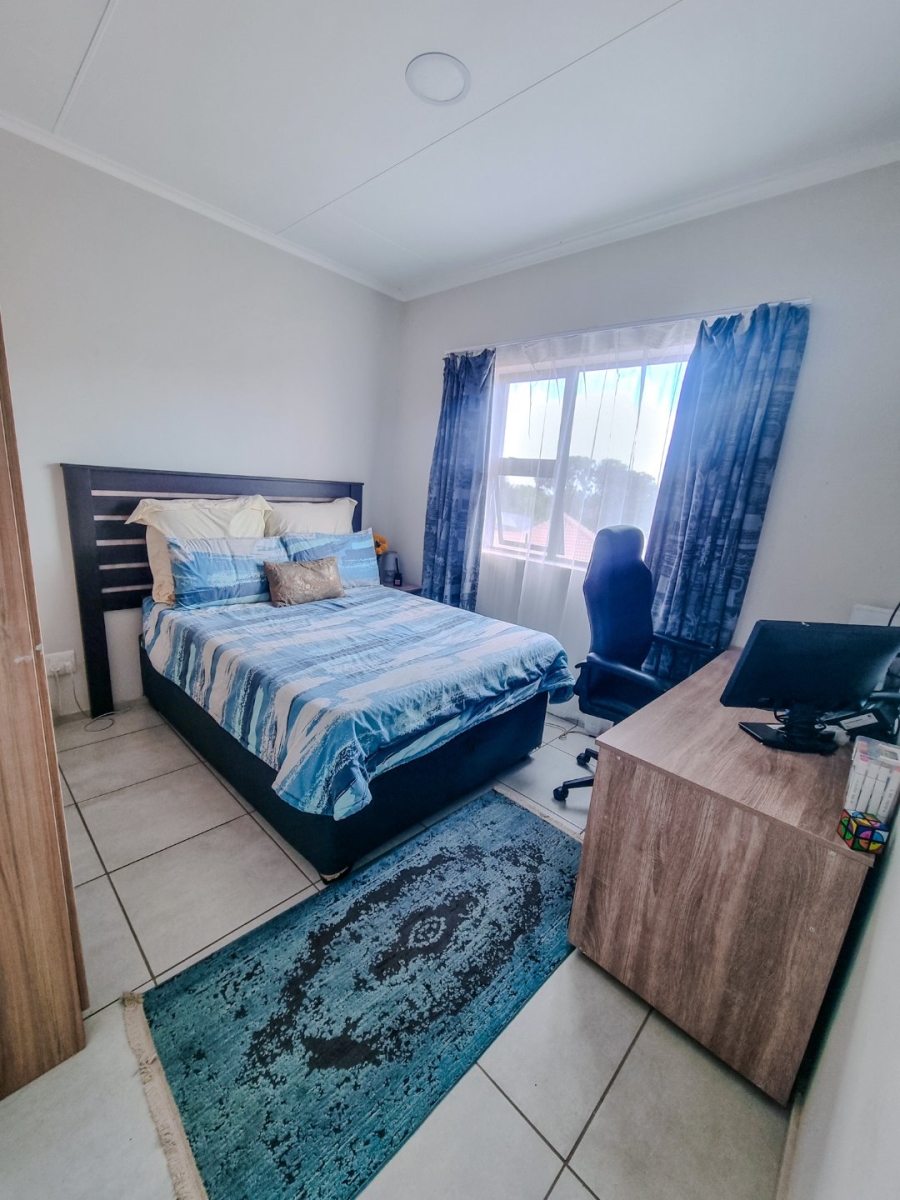 3 Bedroom Property for Sale in Little Falls Gauteng