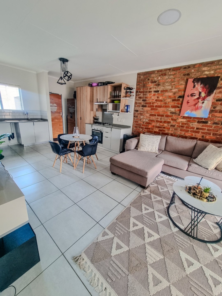 3 Bedroom Property for Sale in Little Falls Gauteng