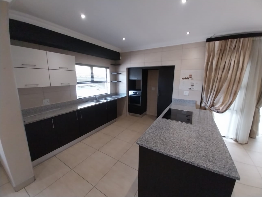 To Let 2 Bedroom Property for Rent in Glenanda Gauteng