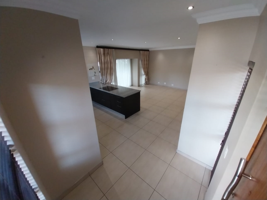To Let 2 Bedroom Property for Rent in Glenanda Gauteng