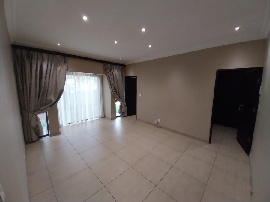 To Let 2 Bedroom Property for Rent in Glenanda Gauteng