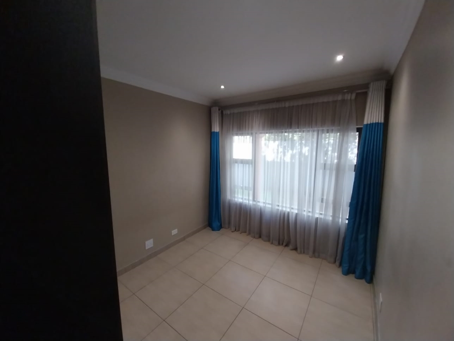 To Let 2 Bedroom Property for Rent in Glenanda Gauteng
