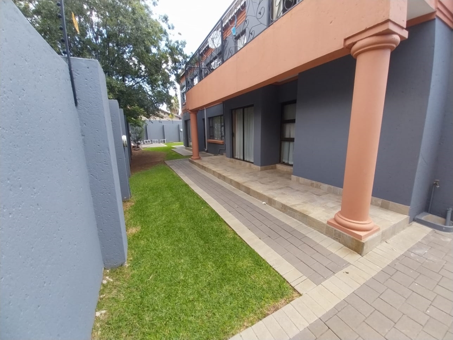 To Let 2 Bedroom Property for Rent in Glenanda Gauteng