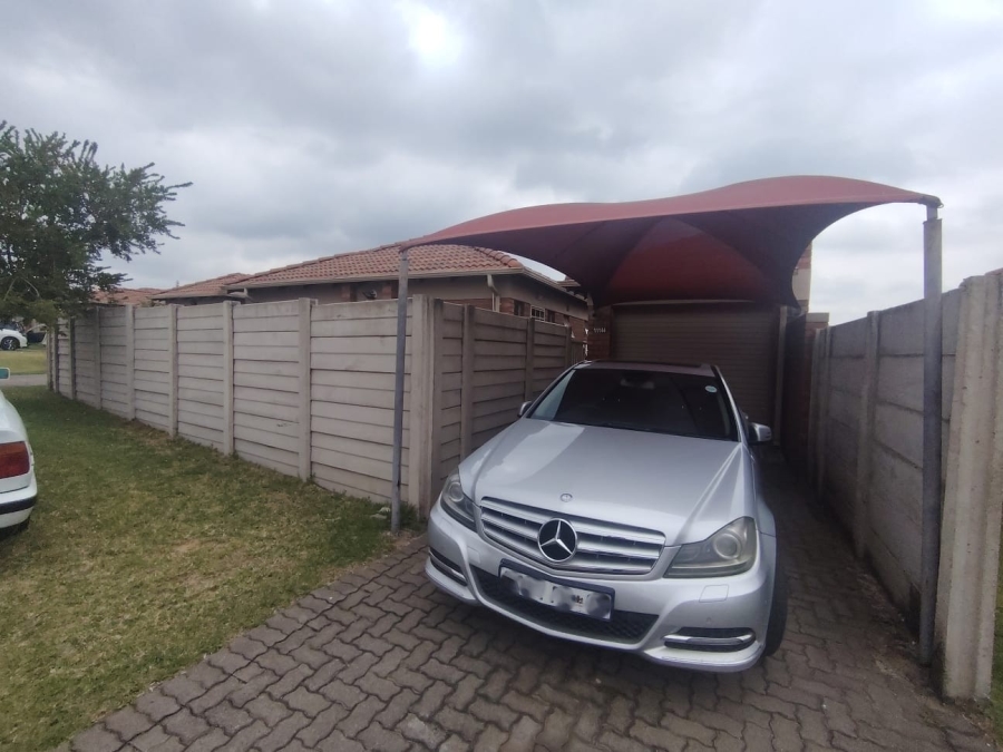 3 Bedroom Property for Sale in Thatch Hill Estate Gauteng