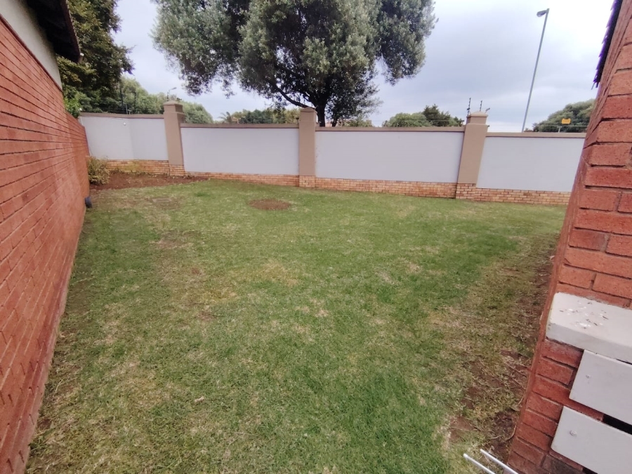 To Let 3 Bedroom Property for Rent in Monavoni Gauteng