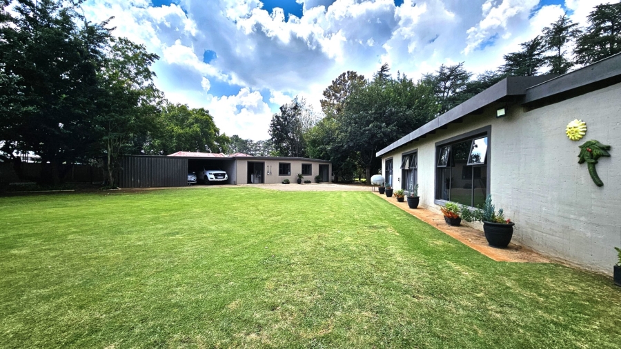  Bedroom Property for Sale in Unitas Park Gauteng