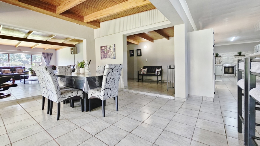  Bedroom Property for Sale in Unitas Park Gauteng