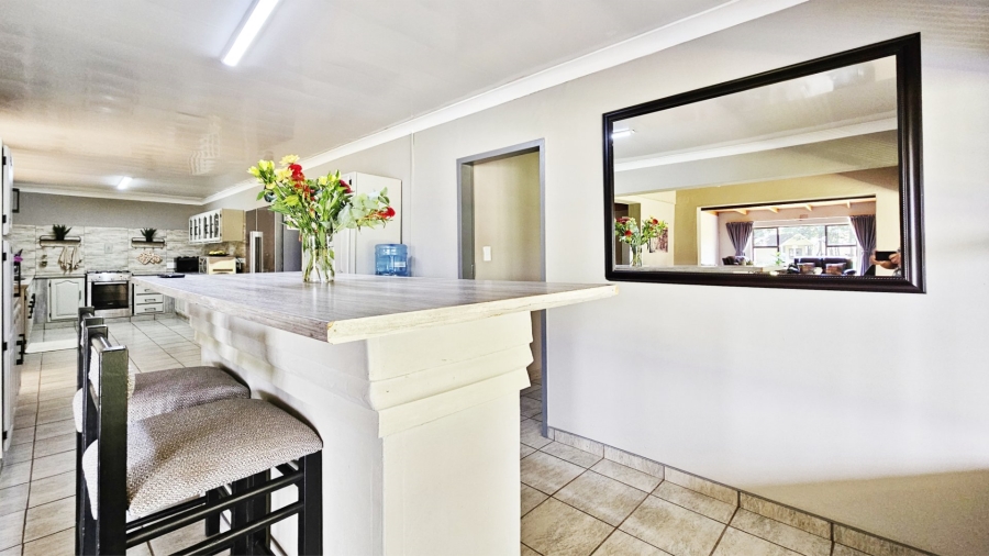  Bedroom Property for Sale in Unitas Park Gauteng