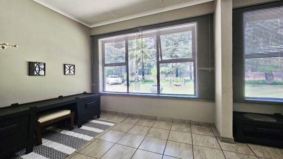  Bedroom Property for Sale in Unitas Park Gauteng