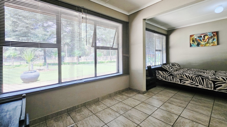  Bedroom Property for Sale in Unitas Park Gauteng