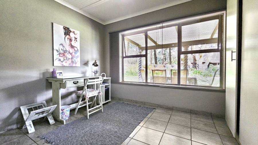  Bedroom Property for Sale in Unitas Park Gauteng