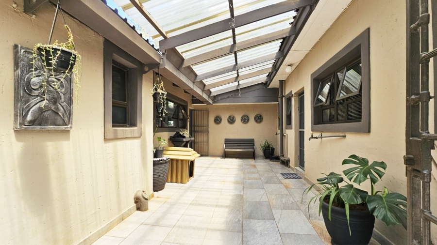  Bedroom Property for Sale in Unitas Park Gauteng