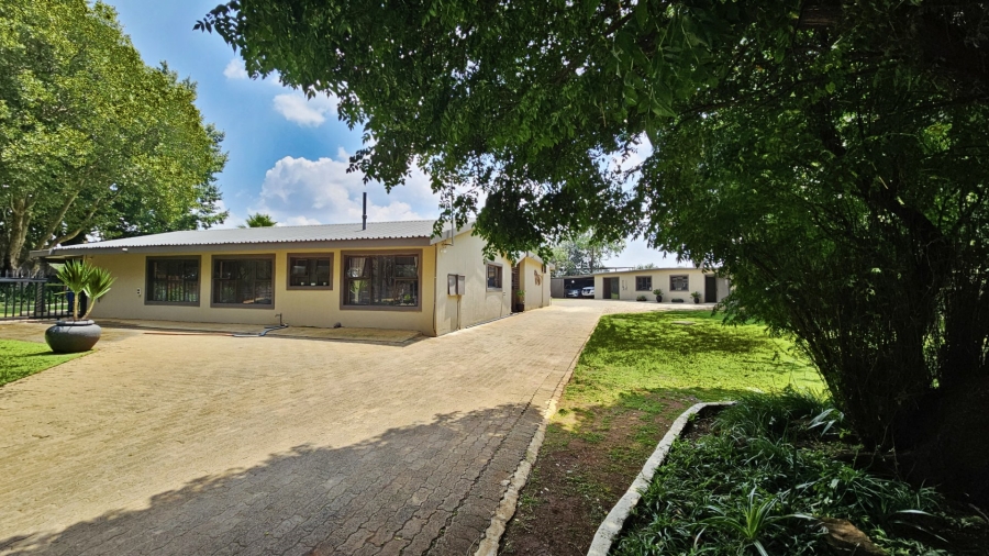  Bedroom Property for Sale in Unitas Park Gauteng