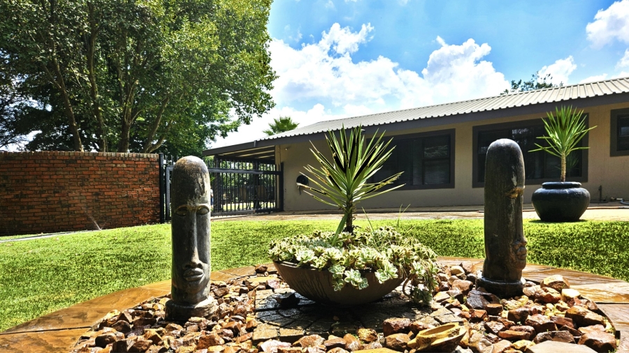 Bedroom Property for Sale in Unitas Park Gauteng