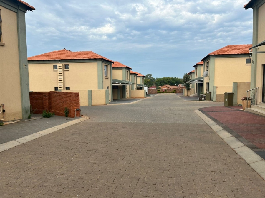 To Let 3 Bedroom Property for Rent in Amandasig Gauteng