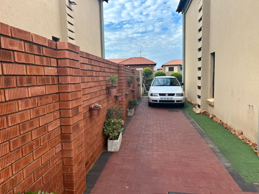 To Let 3 Bedroom Property for Rent in Amandasig Gauteng