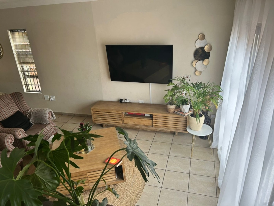 To Let 3 Bedroom Property for Rent in Amandasig Gauteng