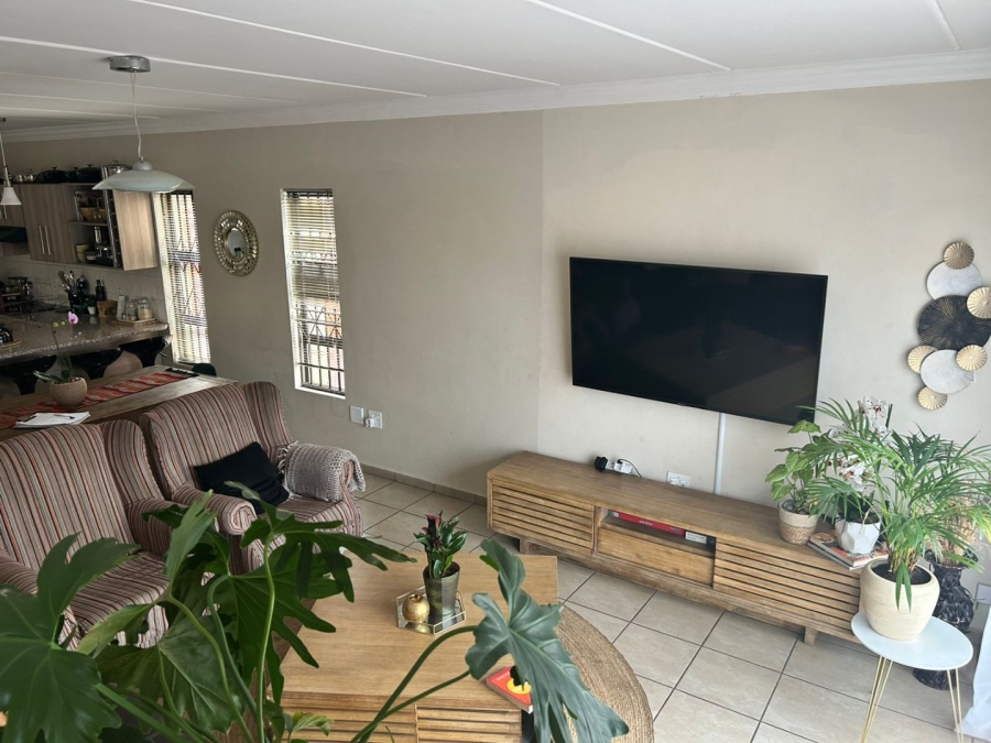 To Let 3 Bedroom Property for Rent in Amandasig Gauteng