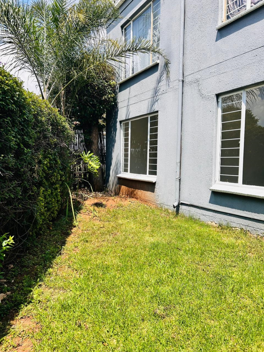 To Let 2 Bedroom Property for Rent in Roodepoort Gauteng