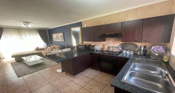 2 Bedroom Property for Sale in Vorna Valley Gauteng