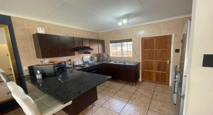 2 Bedroom Property for Sale in Vorna Valley Gauteng