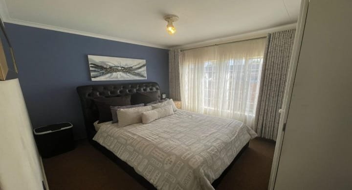 2 Bedroom Property for Sale in Vorna Valley Gauteng