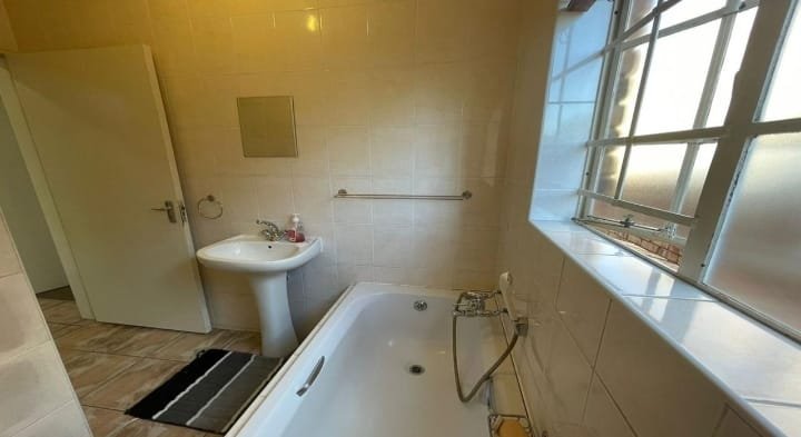 2 Bedroom Property for Sale in Vorna Valley Gauteng