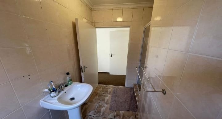 2 Bedroom Property for Sale in Vorna Valley Gauteng