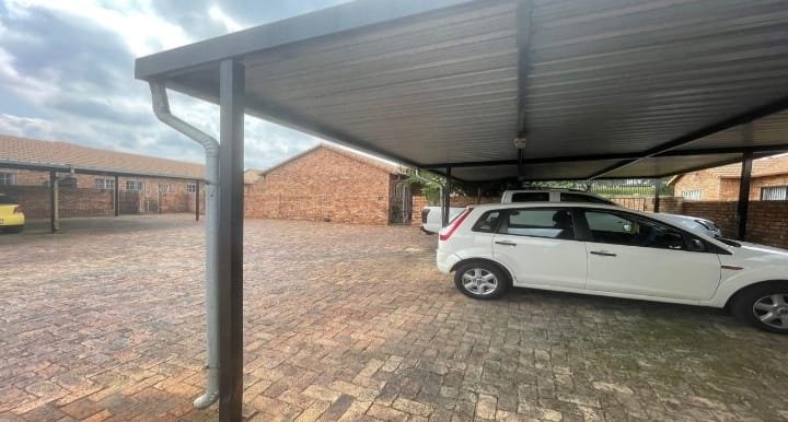 2 Bedroom Property for Sale in Vorna Valley Gauteng