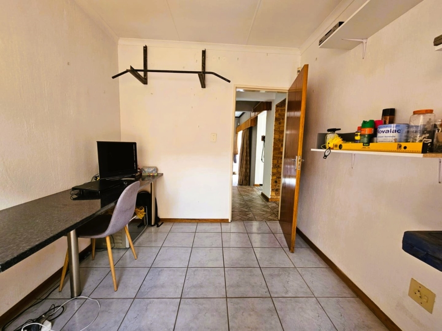 3 Bedroom Property for Sale in Country View Gauteng