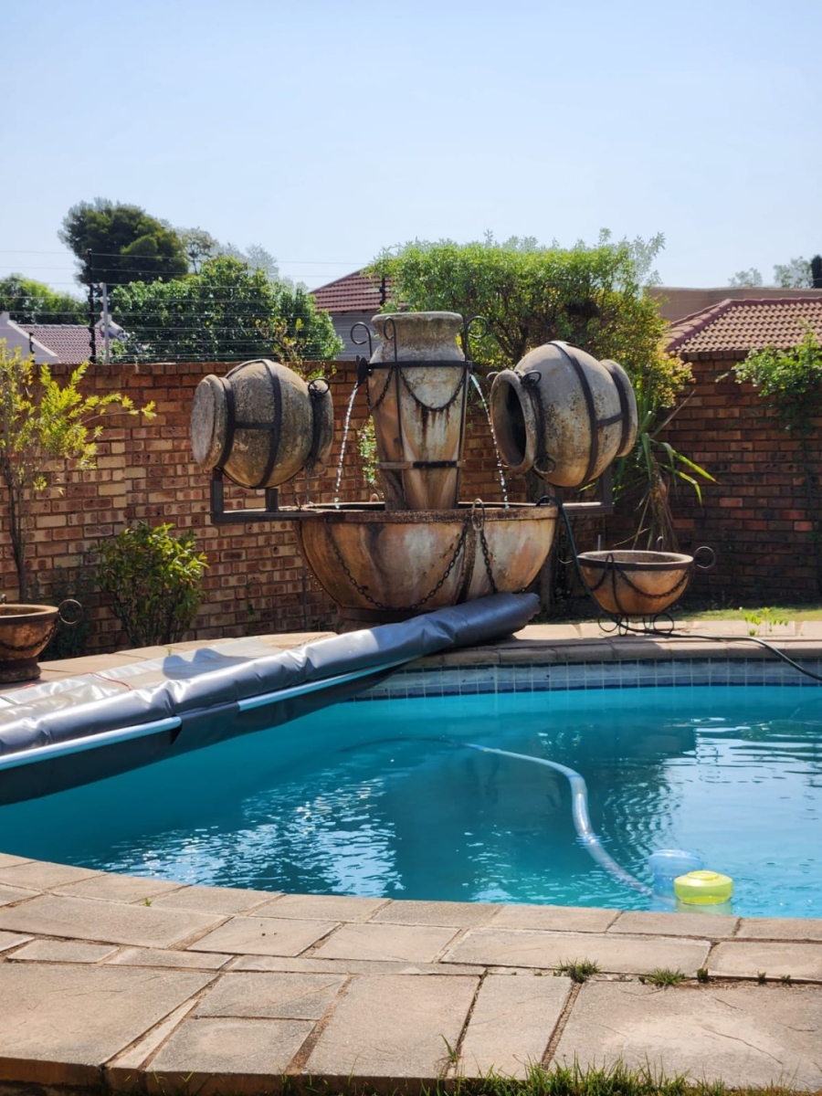 3 Bedroom Property for Sale in Country View Gauteng