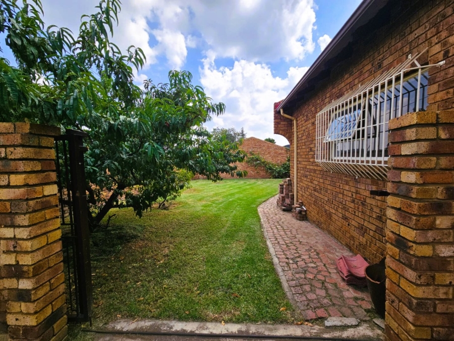 3 Bedroom Property for Sale in Country View Gauteng