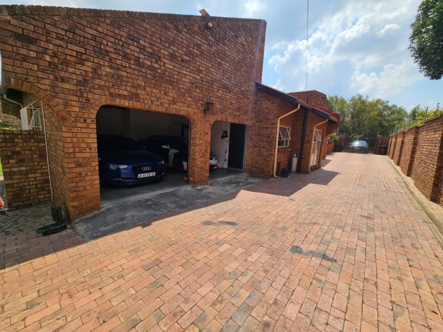 3 Bedroom Property for Sale in Country View Gauteng