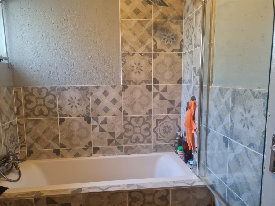 2 Bedroom Property for Sale in Glenvista Gauteng