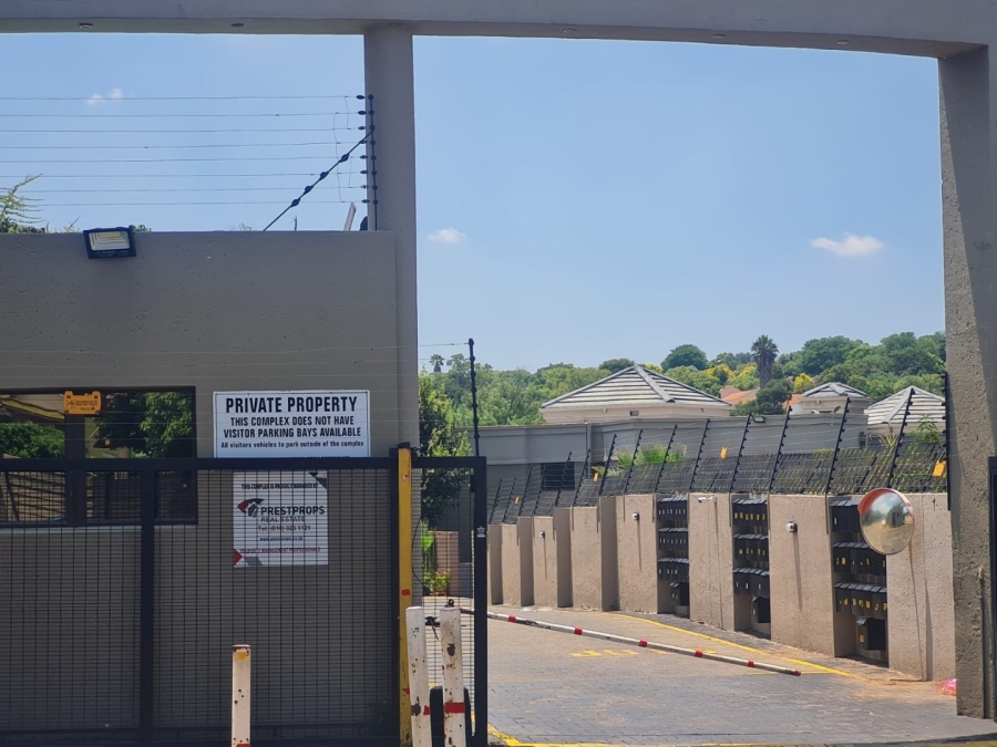 2 Bedroom Property for Sale in Glenvista Gauteng