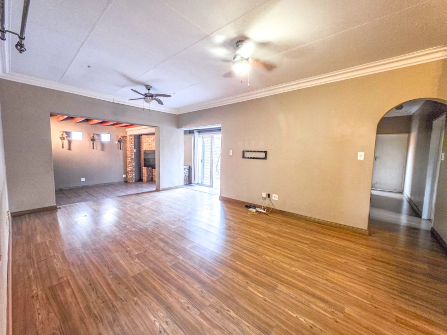 4 Bedroom Property for Sale in Amberfield Glen Gauteng