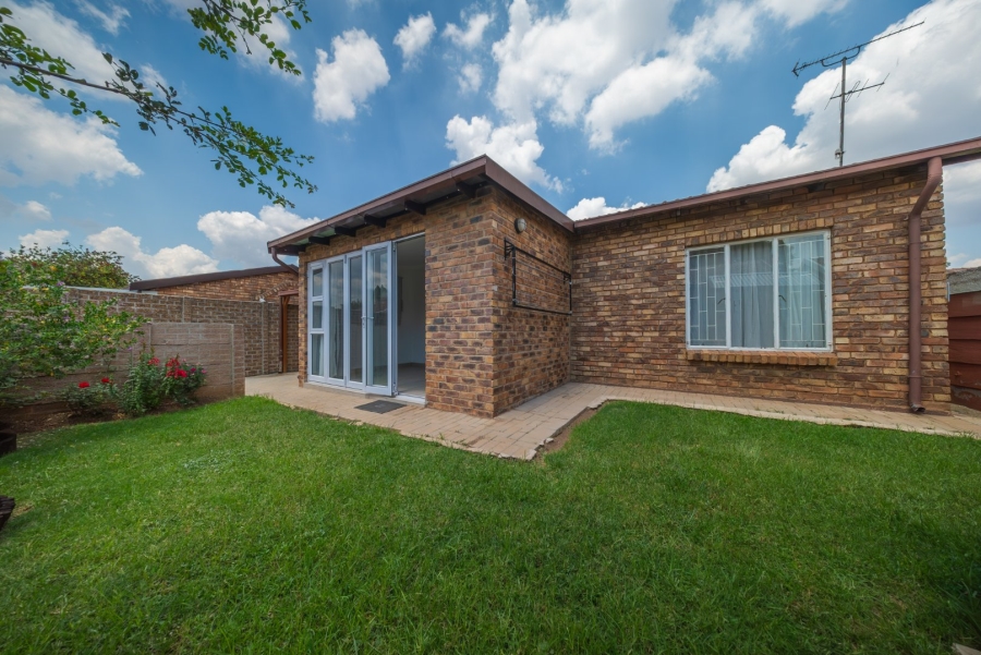 2 Bedroom Property for Sale in Eden Glen Gauteng