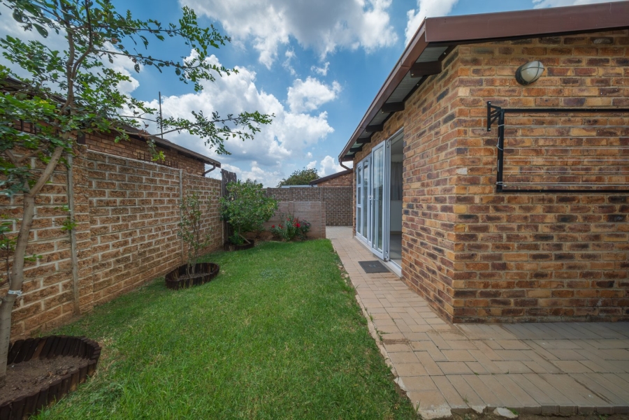 2 Bedroom Property for Sale in Eden Glen Gauteng