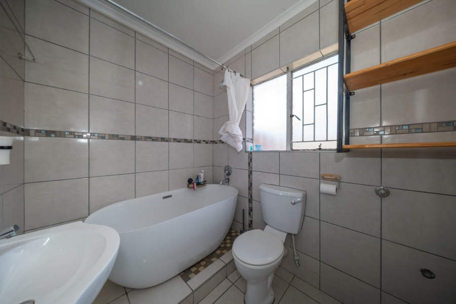 2 Bedroom Property for Sale in Eden Glen Gauteng