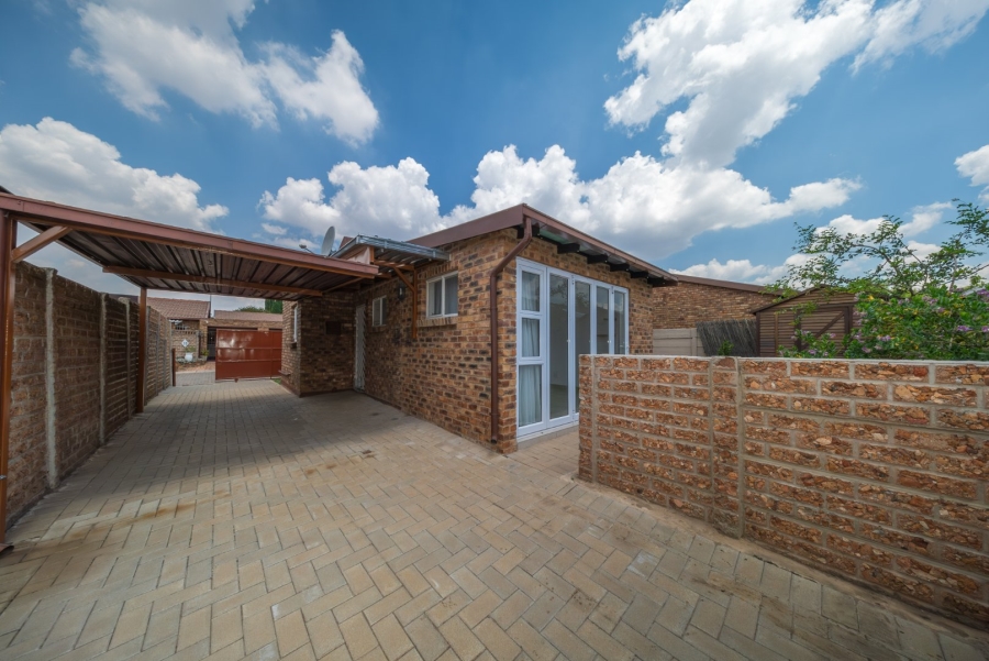 2 Bedroom Property for Sale in Eden Glen Gauteng