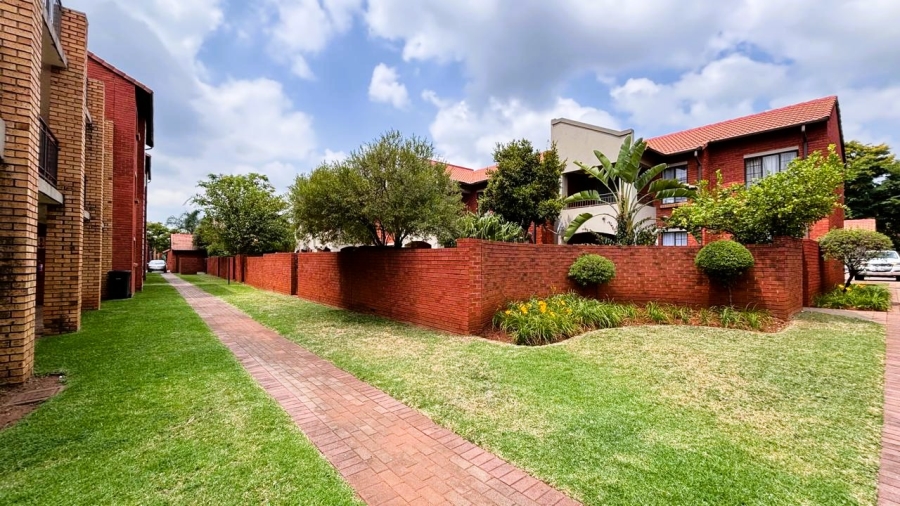 2 Bedroom Property for Sale in Eco Park Gauteng