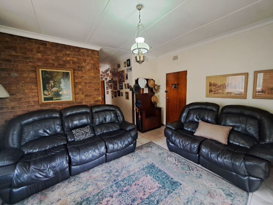 4 Bedroom Property for Sale in Farrarmere Gauteng