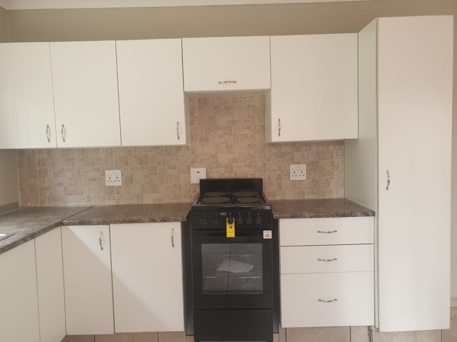 To Let 1 Bedroom Property for Rent in Edenvale Central Gauteng